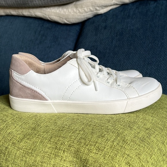 Naturalizer Leather Sneakers - Picture 4 of 6